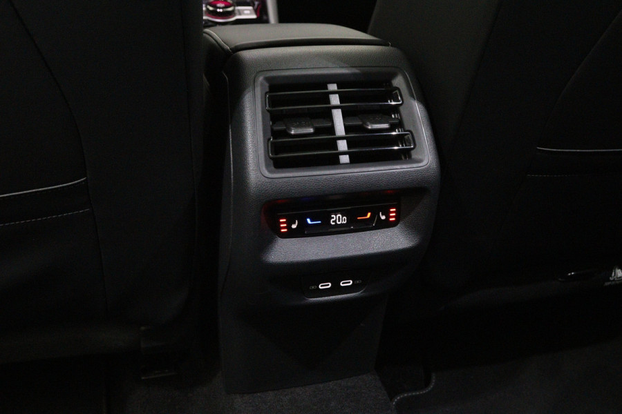 Volkswagen Tiguan 1.5 TSI eHybrid 272 PK R-Line Edition PHEV, Trekhaak, Panoramadak, Harman/Kardon, 4X Stoelverwarming, Massage, Leder