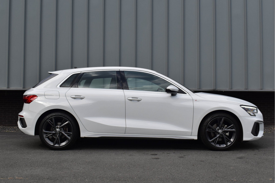 Audi A3 Sportback 35 TFSI S-Line | ACC | Carplay | Trekhaak | Virtual | Navi