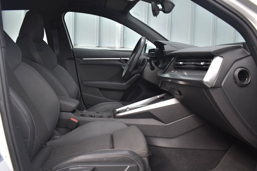 Audi A3 Sportback 35 TFSI S-Line | ACC | Carplay | Trekhaak | Virtual | Navi
