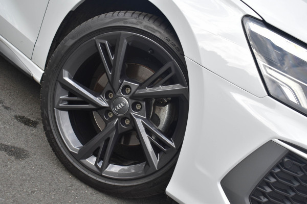 Audi A3 Sportback 35 TFSI S-Line | ACC | Carplay | Trekhaak | Virtual | Navi