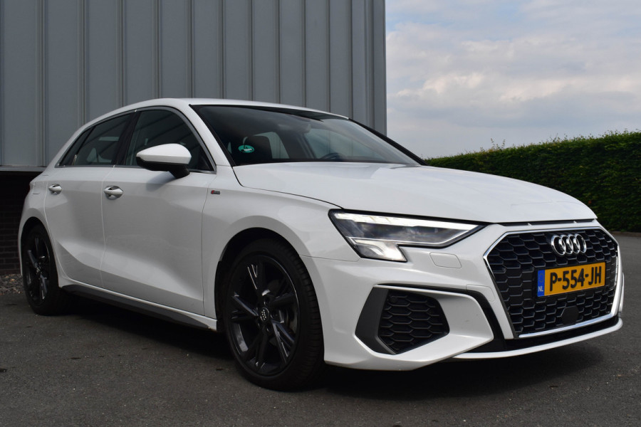 Audi A3 Sportback 35 TFSI S-Line | ACC | Carplay | Trekhaak | Virtual | Navi