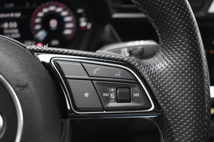 Audi A3 Sportback 35 TFSI S-Line | ACC | Carplay | Trekhaak | Virtual | Navi