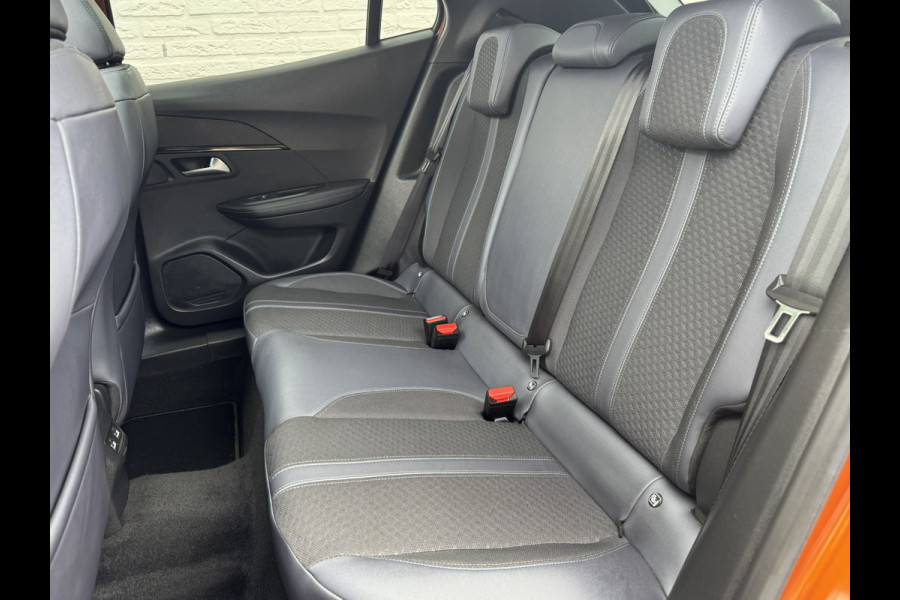 Peugeot 2008 1.2 PureTech Allure Automaat Led Panorama 360 Camera Trekhaak afn. Carplay Cruise