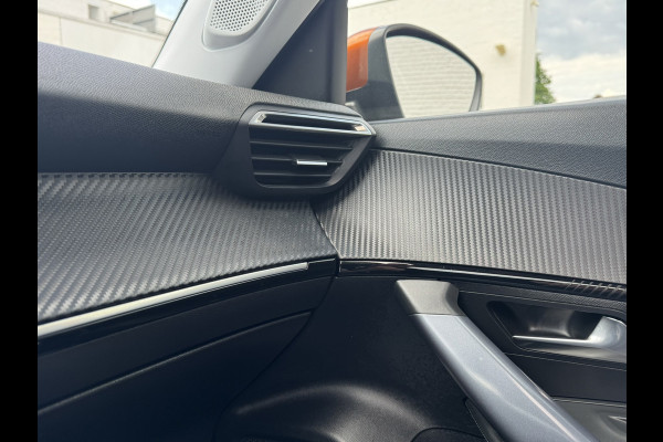 Peugeot 2008 1.2 PureTech Allure Automaat Led Panorama 360 Camera Trekhaak afn. Carplay Cruise