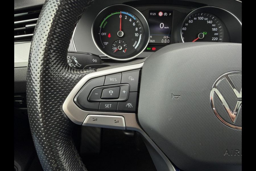 Volkswagen Passat Variant 1.4 TSI PHEV GTE Business | Pano | Elek. Trekhaak | Camera | Carplay | Navi | LED