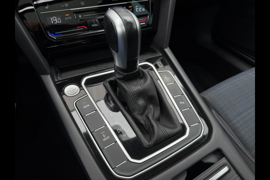 Volkswagen Passat Variant 1.4 TSI PHEV GTE Business | Pano | Elek. Trekhaak | Camera | Carplay | Navi | LED