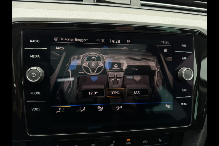 Volkswagen Passat Variant 1.4 TSI PHEV GTE Business | Pano | Elek. Trekhaak | Camera | Carplay | Navi | LED