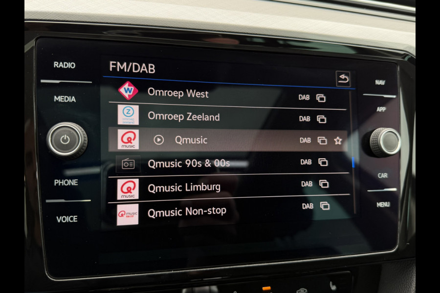 Volkswagen Passat Variant 1.4 TSI PHEV GTE Business | Pano | Elek. Trekhaak | Camera | Carplay | Navi | LED