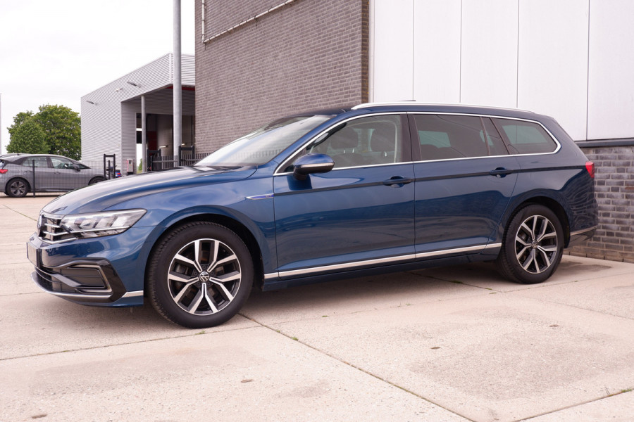 Volkswagen Passat Variant 1.4 TSI PHEV GTE Business | Pano | Elek. Trekhaak | Camera | Carplay | Navi | LED