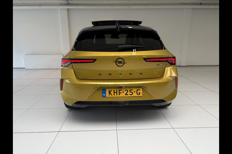 Opel Astra 1.6 Turbo Plug In Hybrid Ultimate Levering per september