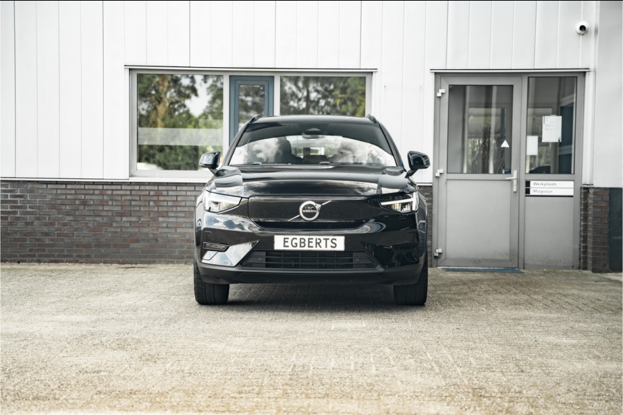 Volvo XC40 Recharge Core 70 kWh | Apple Carplay/Android Auto | Camera | 1500 trekgewicht