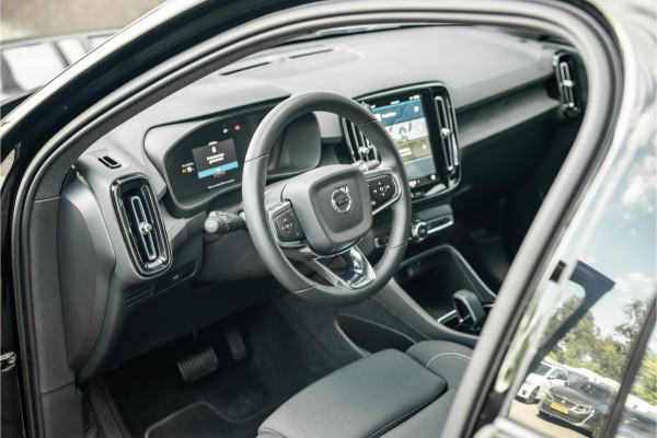 Volvo XC40 Recharge Core 70 kWh | Apple Carplay/Android Auto | Camera | 1500 trekgewicht