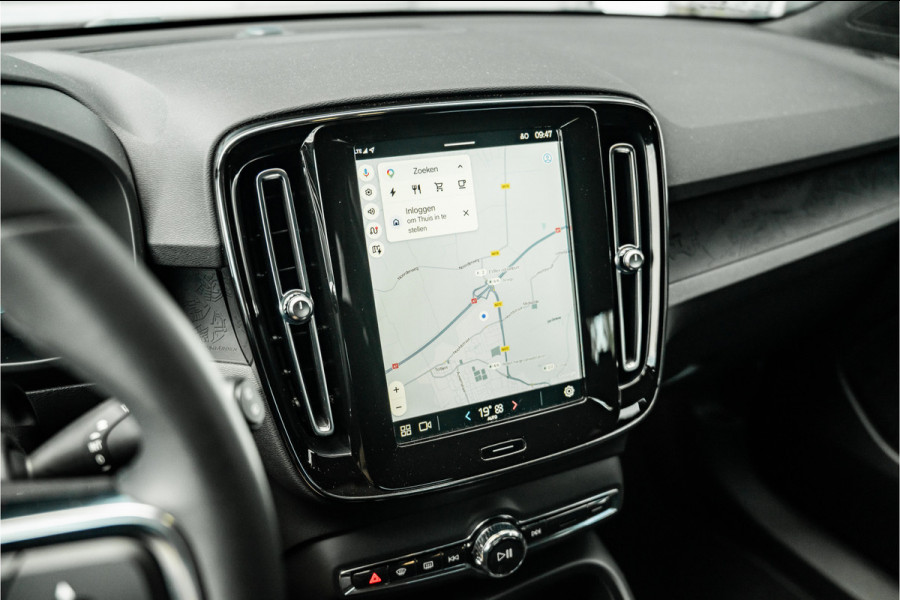 Volvo XC40 Recharge Core 70 kWh | Apple Carplay/Android Auto | Camera | 1500 trekgewicht