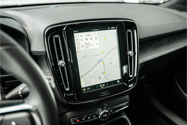 Volvo XC40 Recharge Core 70 kWh | Apple Carplay/Android Auto | Camera | 1500 trekgewicht