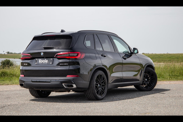 BMW X5 xDrive45e Executive CARPLAY / CAMERA / DEALER ONDERHOUDEN / LEER / STOELVERWARMING / BLACK ON BLACK