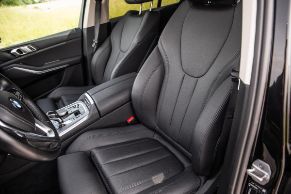 BMW X5 xDrive45e Executive CARPLAY / CAMERA / DEALER ONDERHOUDEN / LEER / STOELVERWARMING / BLACK ON BLACK