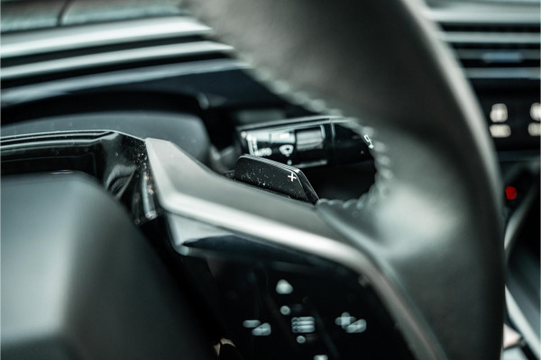 Peugeot E-3008 Allure 73kWh | Adaptive cruise | AppleCarPlay | Warmtepomp