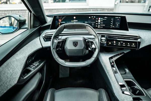 Peugeot E-3008 Allure 73kWh | Adaptive cruise | AppleCarPlay | Warmtepomp