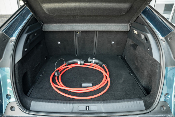 Peugeot E-3008 Allure 73kWh | Adaptive cruise | AppleCarPlay | Warmtepomp