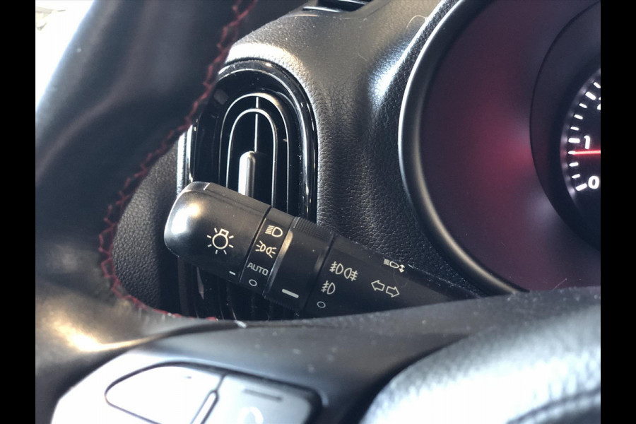 Kia Picanto 1.2 CVVT 5-zits GT-Line | Leer, Apple CarPlay/Android Auto, Navigatie, Lichtmetalen velgen, Climate control, Parkeercamera