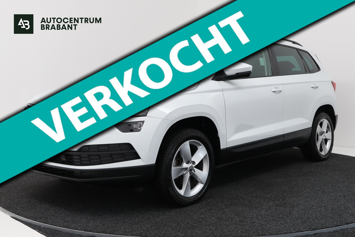 Škoda Karoq 1.5 TSI ACT Style (TREKHAAK, CAMERA, NAVIGATIE CARPLAY, CRUISE CONTROL, PARKEERSENSOREN)