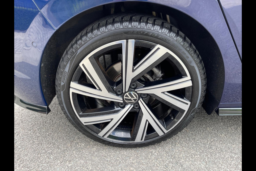 Volkswagen Golf 1.5 TSI R-Line Virtual Ambientlicht Camra IQ Light Matrix LED