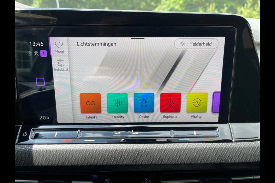Volkswagen Golf 1.5 TSI R-Line Virtual Ambientlicht Camra IQ Light Matrix LED