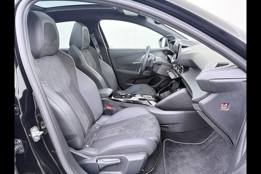 Peugeot e-208 EV GT 350 50kWh Soh 94% Panoramadak Adap.Cruise Stoelverwarming 3D-Navi 360°Camera Ecc Android Auto Apple Carplay Pdc Lmv Privacy Glas Led DAB Bluetooth Regen-Lichtsensor DAB+ Dealeronderhouden