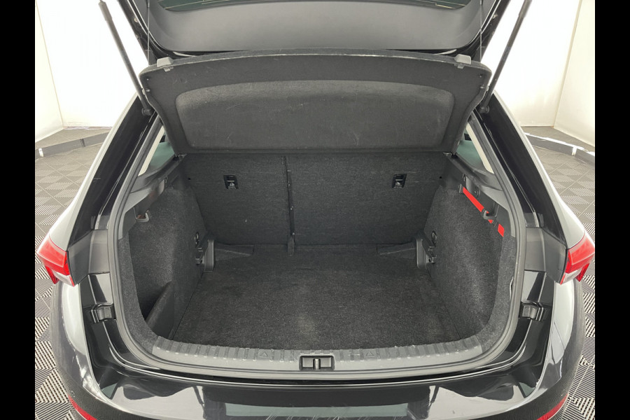 Škoda SCALA 1.0 TSI Business Edition (INCL.BTW) Aut. *FULL-LED | DIGI-COCKPIT | HEATED-COMFORTSEATS | CARPLAY | LANE-ASSIST | NAVI-FULLMAP | ECC | PDC | CRUISE | 18''ALU*