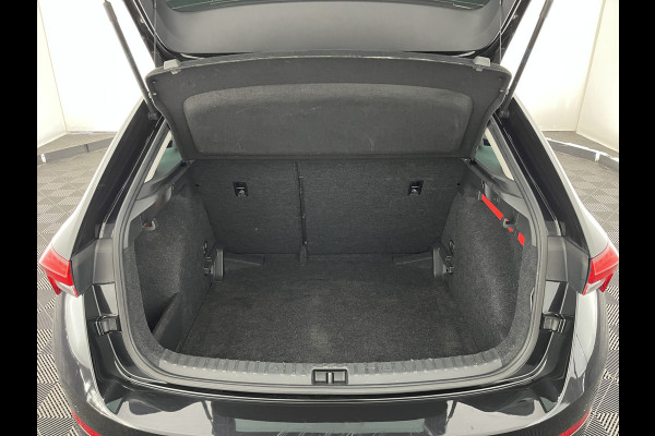 Škoda SCALA 1.0 TSI Business Edition (INCL.BTW) Aut. *FULL-LED | DIGI-COCKPIT | HEATED-COMFORTSEATS | CARPLAY | LANE-ASSIST | NAVI-FULLMAP | ECC | PDC | CRUISE | 18''ALU*