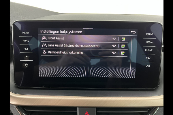 Škoda SCALA 1.0 TSI Business Edition (INCL.BTW) Aut. *FULL-LED | DIGI-COCKPIT | HEATED-COMFORTSEATS | CARPLAY | LANE-ASSIST | NAVI-FULLMAP | ECC | PDC | CRUISE | 18''ALU*