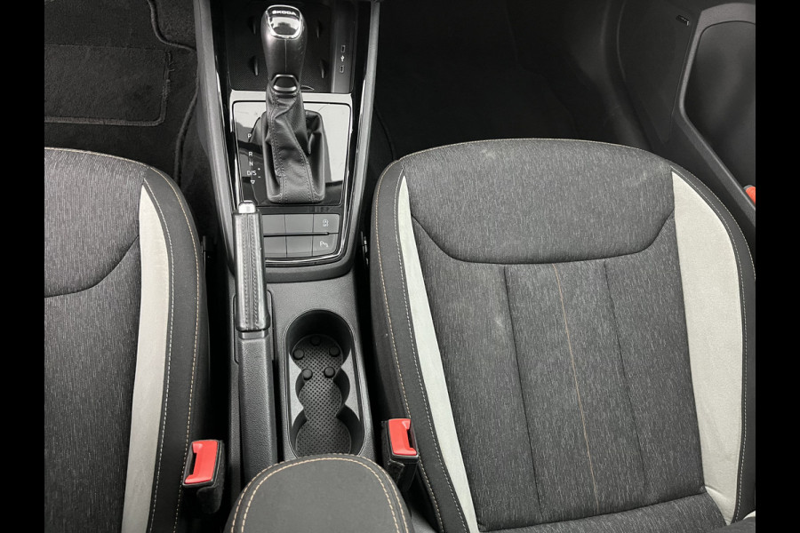 Škoda SCALA 1.0 TSI Business Edition (INCL.BTW) Aut. *FULL-LED | DIGI-COCKPIT | HEATED-COMFORTSEATS | CARPLAY | LANE-ASSIST | NAVI-FULLMAP | ECC | PDC | CRUISE | 18''ALU*