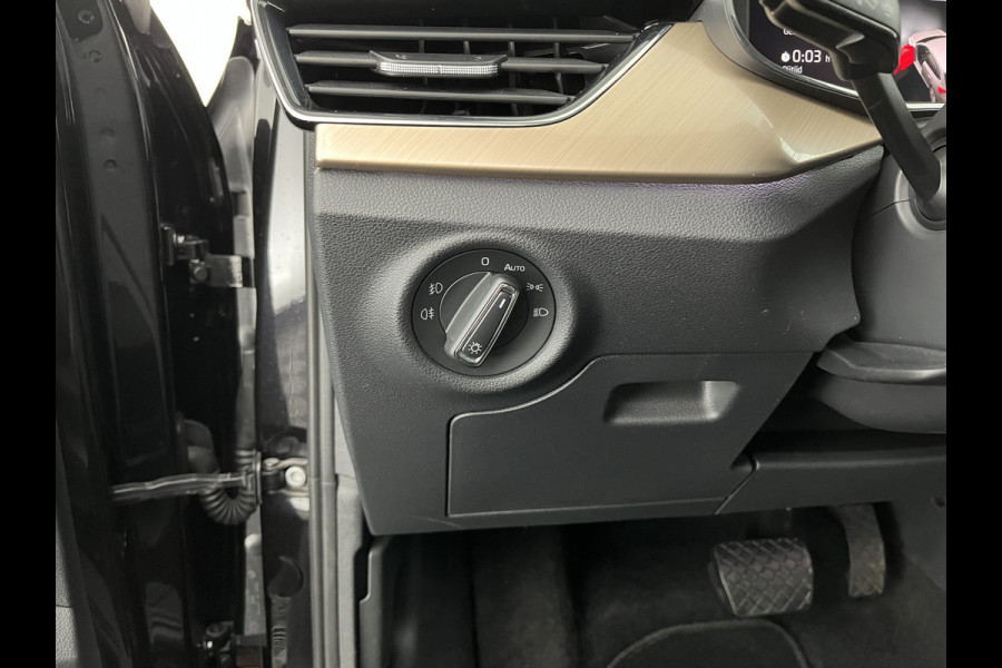Škoda SCALA 1.0 TSI Business Edition (INCL.BTW) Aut. *FULL-LED | DIGI-COCKPIT | HEATED-COMFORTSEATS | CARPLAY | LANE-ASSIST | NAVI-FULLMAP | ECC | PDC | CRUISE | 18''ALU*