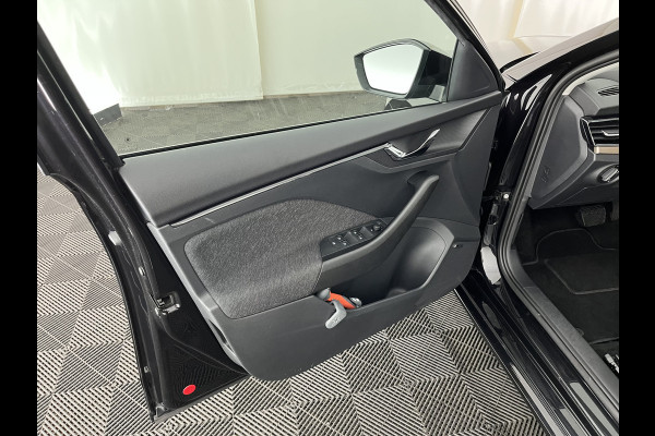 Škoda SCALA 1.0 TSI Business Edition (INCL.BTW) Aut. *FULL-LED | DIGI-COCKPIT | HEATED-COMFORTSEATS | CARPLAY | LANE-ASSIST | NAVI-FULLMAP | ECC | PDC | CRUISE | 18''ALU*