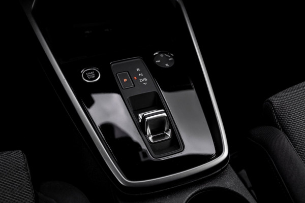 Audi A3 Sportback 30 TFSI Business Edition 110 PK Aut. LED Cruise Lane-Assist App-Connect 18''