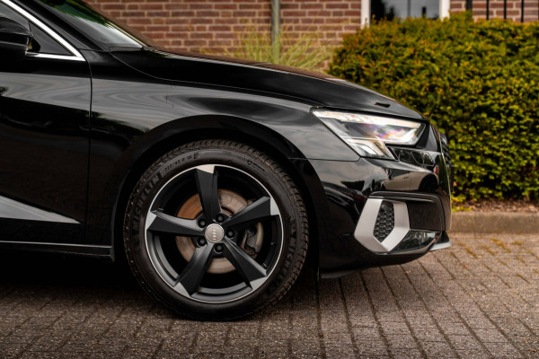 Audi A3 Sportback 30 TFSI Business Edition 110 PK Aut. LED Cruise Lane-Assist App-Connect 18''