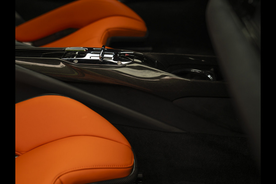 Ferrari 296 GTB 3.0 V6 | Carbon Seats | Lift | Pass. display