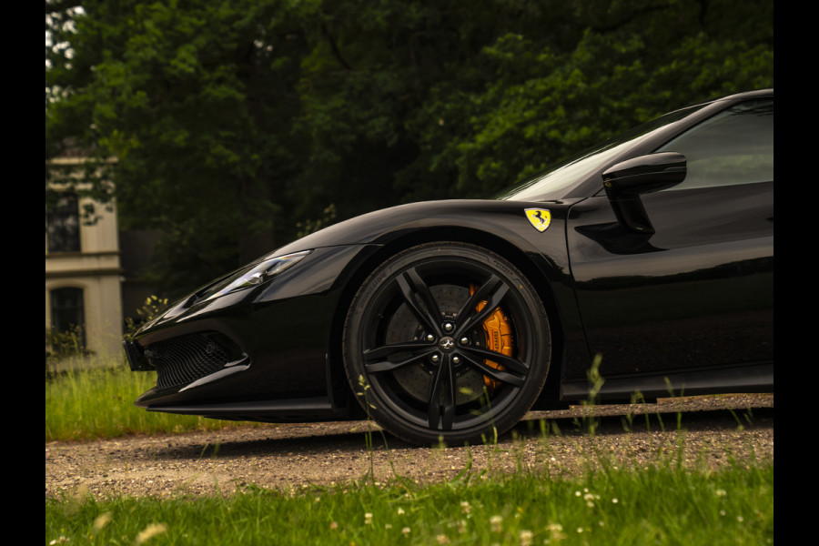 Ferrari 296 GTB 3.0 V6 | Carbon Seats | Lift | Pass. display