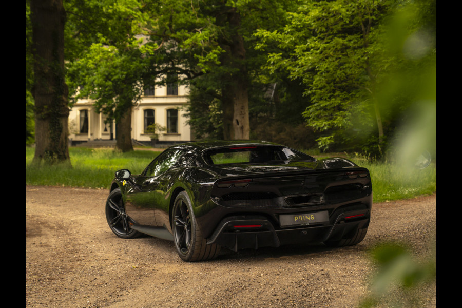 Ferrari 296 GTB 3.0 V6 | Carbon Seats | Lift | Pass. display