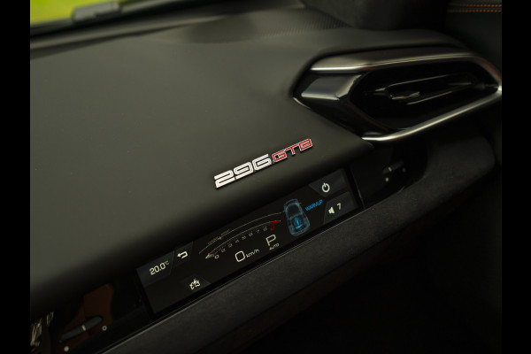Ferrari 296 GTB 3.0 V6 | Carbon Seats | Lift | Pass. display