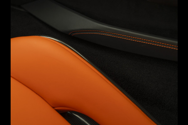 Ferrari 296 GTB 3.0 V6 | Carbon Seats | Lift | Pass. display