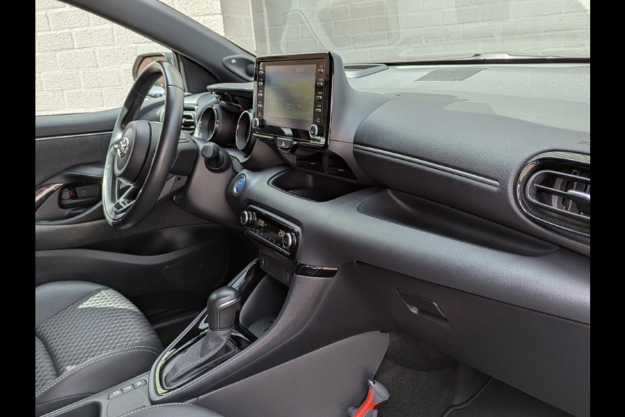 Toyota Yaris 1.5 Hybrid Executive|Head-Up|JBL|Sportstoelen|Blindspot|LED|Keyless-Entry/Go|Stoelverw.|Adaptive-Cruise|Mat-Grijs