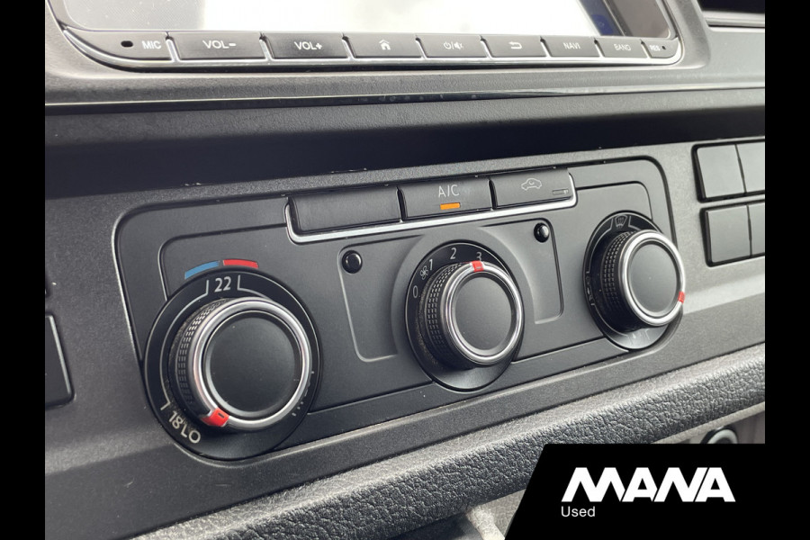 Volkswagen Transporter 2.0 TDI L2H1 102PK Carplay Trekhaak Imperiaal Cruise control