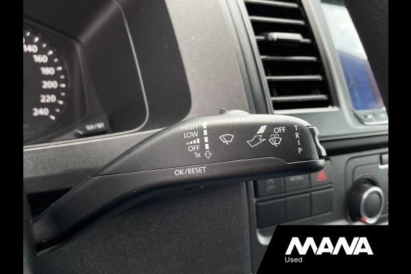 Volkswagen Transporter 2.0 TDI L2H1 102PK Carplay Trekhaak Imperiaal Cruise control