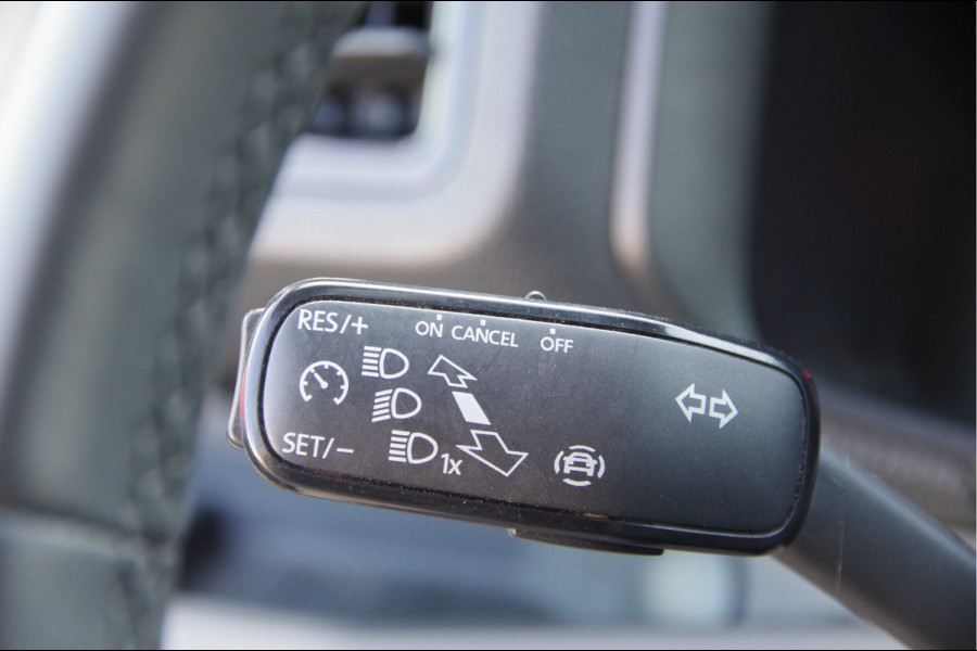 Volkswagen Crafter 35 2.0 TDI L3H2(L2H1) 177PK AUT. LEDER, CAMERA, CRUISE, CARPLAY, NAVI, ERGO ACTIVE STOELEN, AIRCO, NAVI