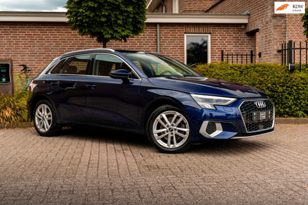 Audi A3 Sportback 40 TFSI e Business Edition 204 PK Ambiance Adaptive Keyless Elek.Klep Stoelverwarming 17''
