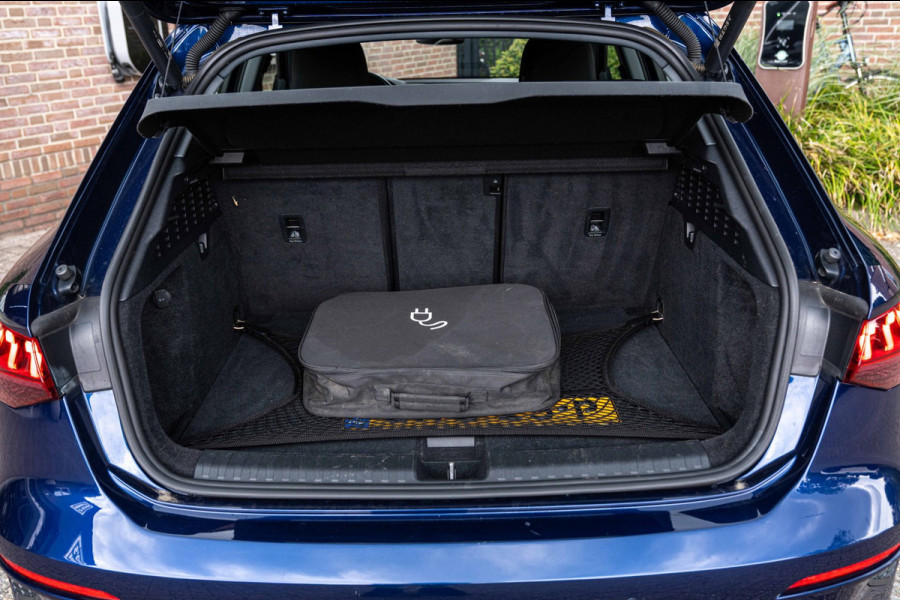 Audi A3 Sportback 40 TFSI e Business Edition 204 PK Ambiance Adaptive Keyless Elek.Klep Stoelverwarming 17''