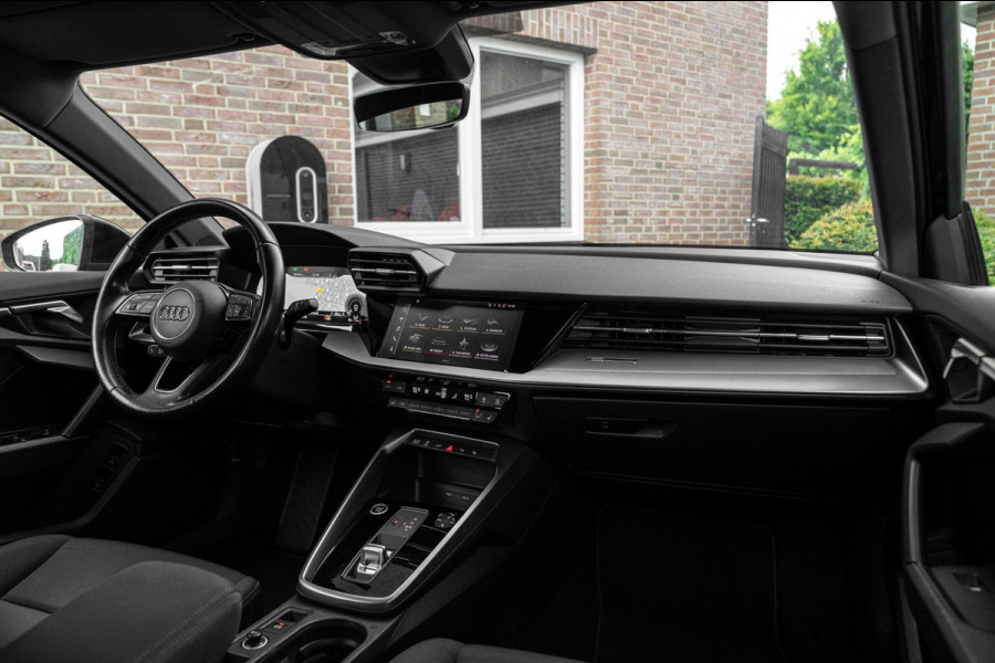 Audi A3 Sportback 40 TFSI e Business Edition 204 PK Ambiance Adaptive Keyless Elek.Klep Stoelverwarming 17''