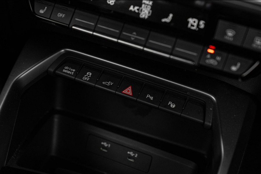 Audi A3 Sportback 40 TFSI e Business Edition 204 PK Ambiance Adaptive Keyless Elek.Klep Stoelverwarming 17''