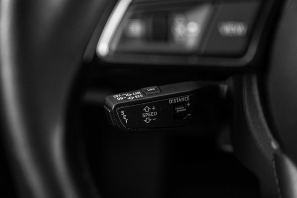 Audi A3 Sportback 40 TFSI e Business Edition 204 PK Ambiance Adaptive Keyless Elek.Klep Stoelverwarming 17''